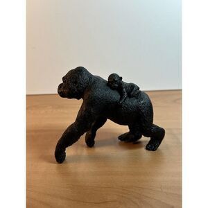 Lowland Gorilla With Baby Wild Safari Animal Figure